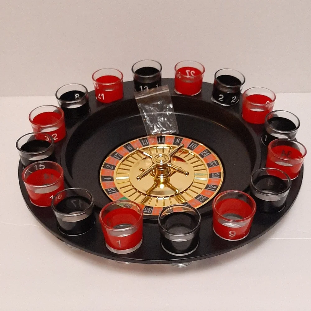 Roulette Casino Shot Glass Drinking Game Set (2 Balls and 16 glasses) Brand New - Picture 1 of 6
